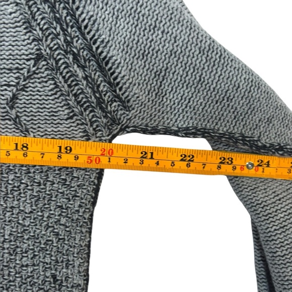 Men’s J.B. Holt Rhodes Quarter Zip Sweater in Ice Heather Size Medium - Picture 10 of 12